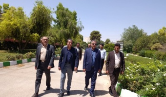 در بازدید شهردار منطقه ۱۱ شیراز از  تحقیقات و آموزش کشاورزی و منابع طبیعی فارس، زمینه‌های تعامل دوجانبه بررسی شد